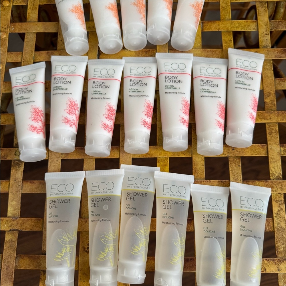 Body Lotion and Shower Gel Set - White and Pink